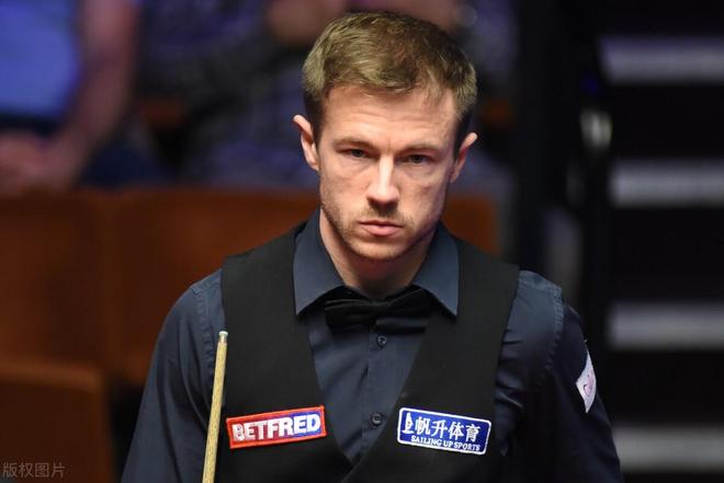 她成为话题 她成为话题